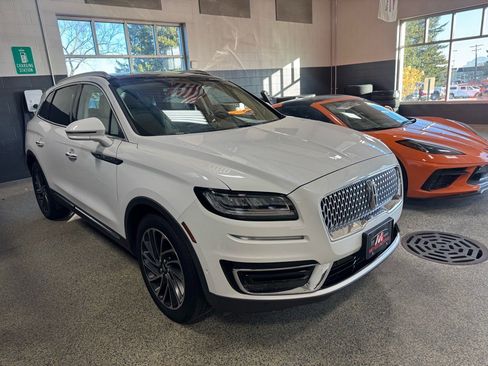 Used 2020 Lincoln Nautilus Reserve w/ Equipment Group 201A image 3