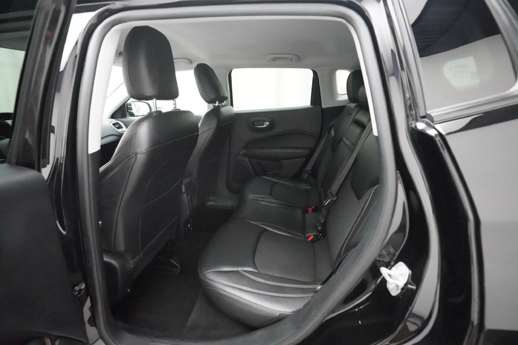 Used 2018 Jeep Compass Latitude w/ Popular Equipment Group AWD/4WD image 15