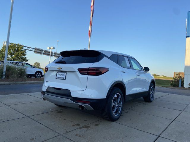 Used 2025 Chevrolet Blazer LT FWD image 4