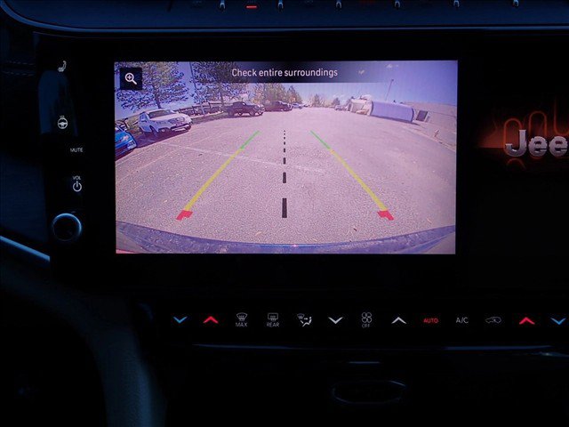 New 2027 Jeep Grand Cherokee Limited AWD/4WD image 18