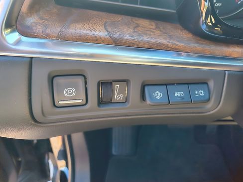 Used 2023 Cadillac XT5 Premium Luxury w/ Platinum Package image 18