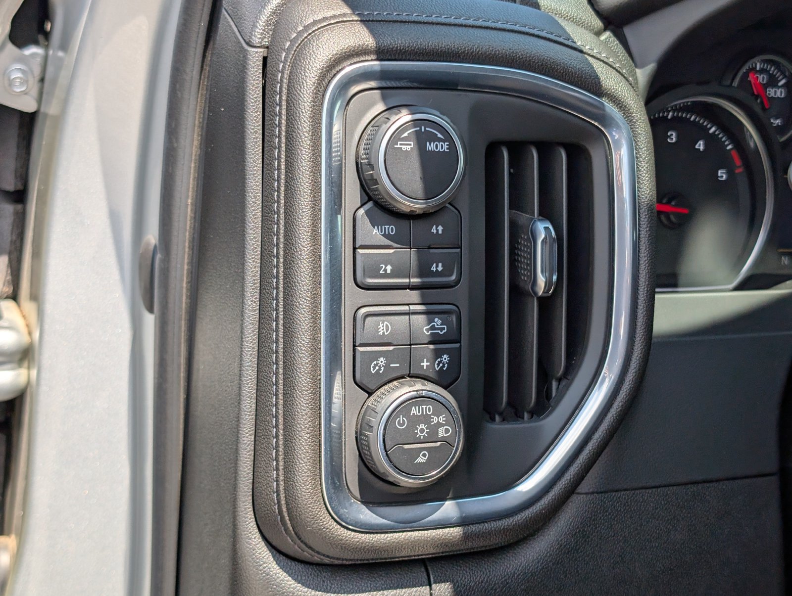 Used 2022 Chevrolet Silverado 2500 LTZ w/ Z71 Off-Road Package AWD/4WD image 22