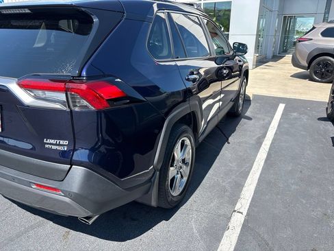 Used 2020 Toyota RAV4 Limited AWD/4WD image 6