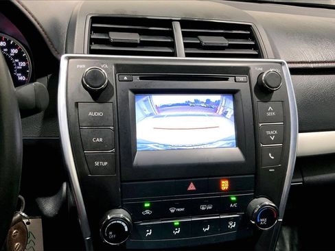 Used 2016 Toyota Camry LE image 24