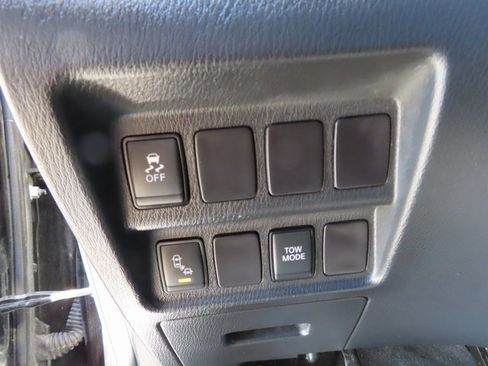 Used 2017 Nissan Pathfinder SV w/ SV Tech Package image 26