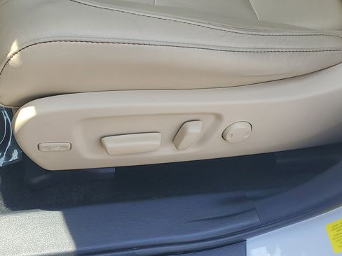 Certified 2017 Toyota Highlander XLE FWD image 20