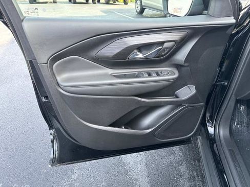 Used 2023 GMC Terrain SLE FWD image 5