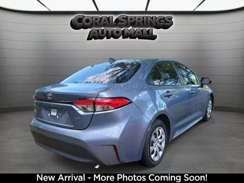 Used 2023 Toyota Corolla LE image 2