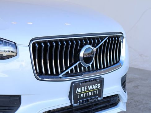 Used 2021 Volvo XC90 T6 Momentum image 12