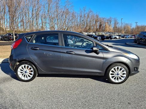 Used 2017 Ford Fiesta Titanium image 7