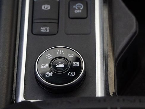 Used 2022 Nissan Pathfinder S AWD/4WD image 32