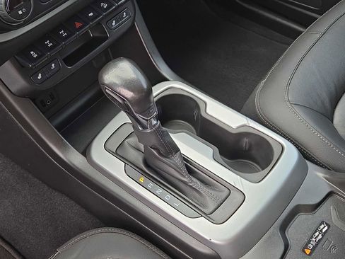 Used 2022 Chevrolet Colorado ZR2 image 30