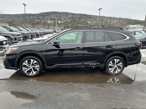 Used 2020 Subaru Outback Limited image 2