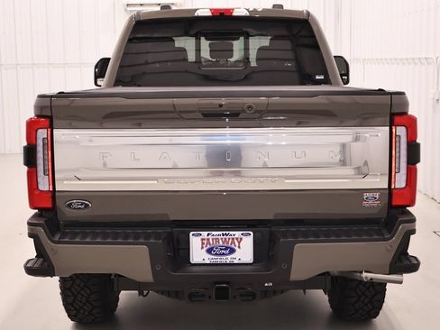New 2026 Ford F250 Platinum w/ Platinum Plus Package AWD/4WD image 8
