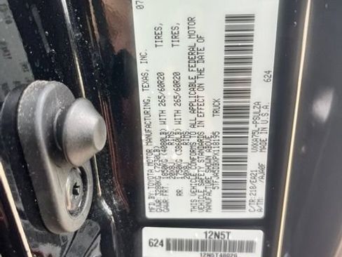 Used 2023 Toyota Tundra Limited w/ Power Package AWD/4WD image 13
