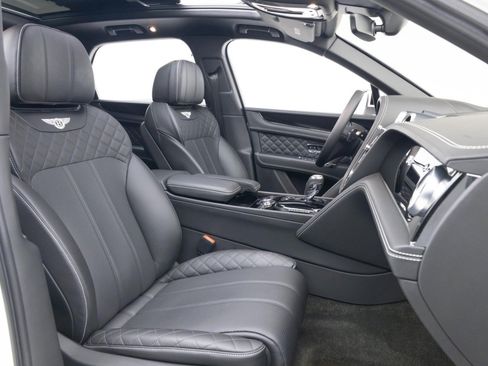 Used 2017 Bentley Bentayga AWD/4WD image 4