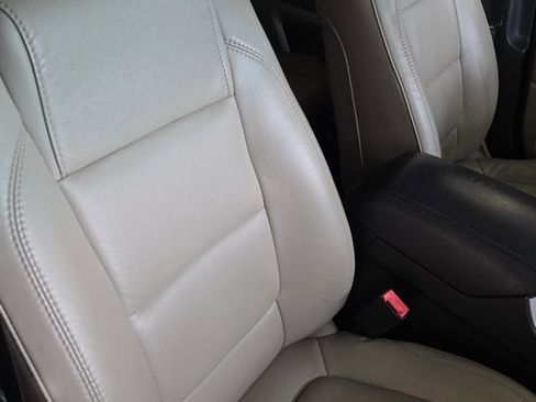 Used 2013 Ford Explorer XLT image 5