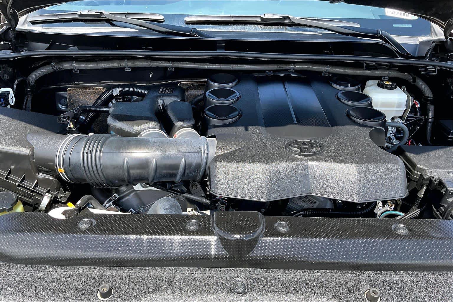 Used 2021 Toyota 4Runner Limited AWD/4WD image 60