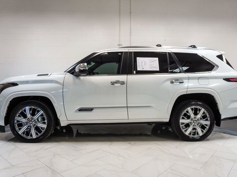 Used 2025 Toyota Sequoia Capstone AWD/4WD image 34