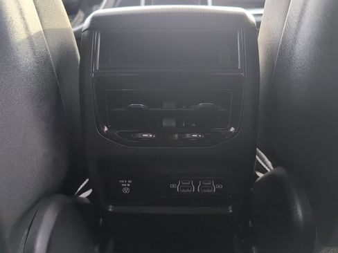 Used 2023 Jeep Grand Cherokee Altitude image 16