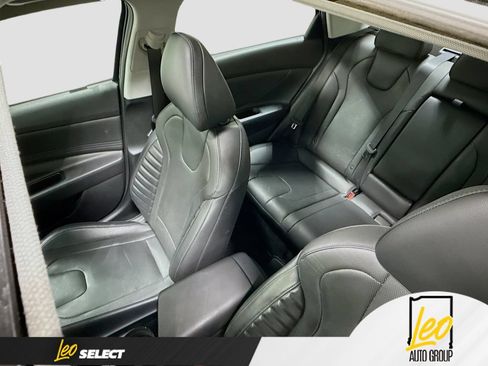 Used 2022 Hyundai Elantra Limited FWD image 26