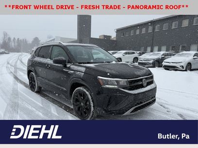 Used 2023 Volkswagen Taos SE w/ Panoramic Sunroof Package