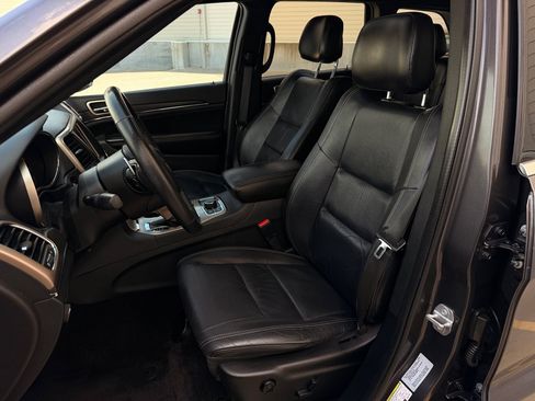 Used 2016 Jeep Grand Cherokee Limited AWD/4WD image 10