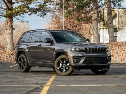 Used 2023 Jeep Grand Cherokee Altitude