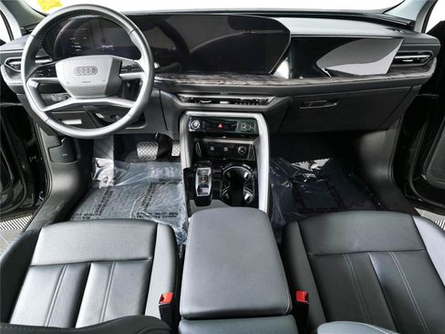 Used 2025 Audi Q5 Premium w/ Convenience Package AWD/4WD image 18