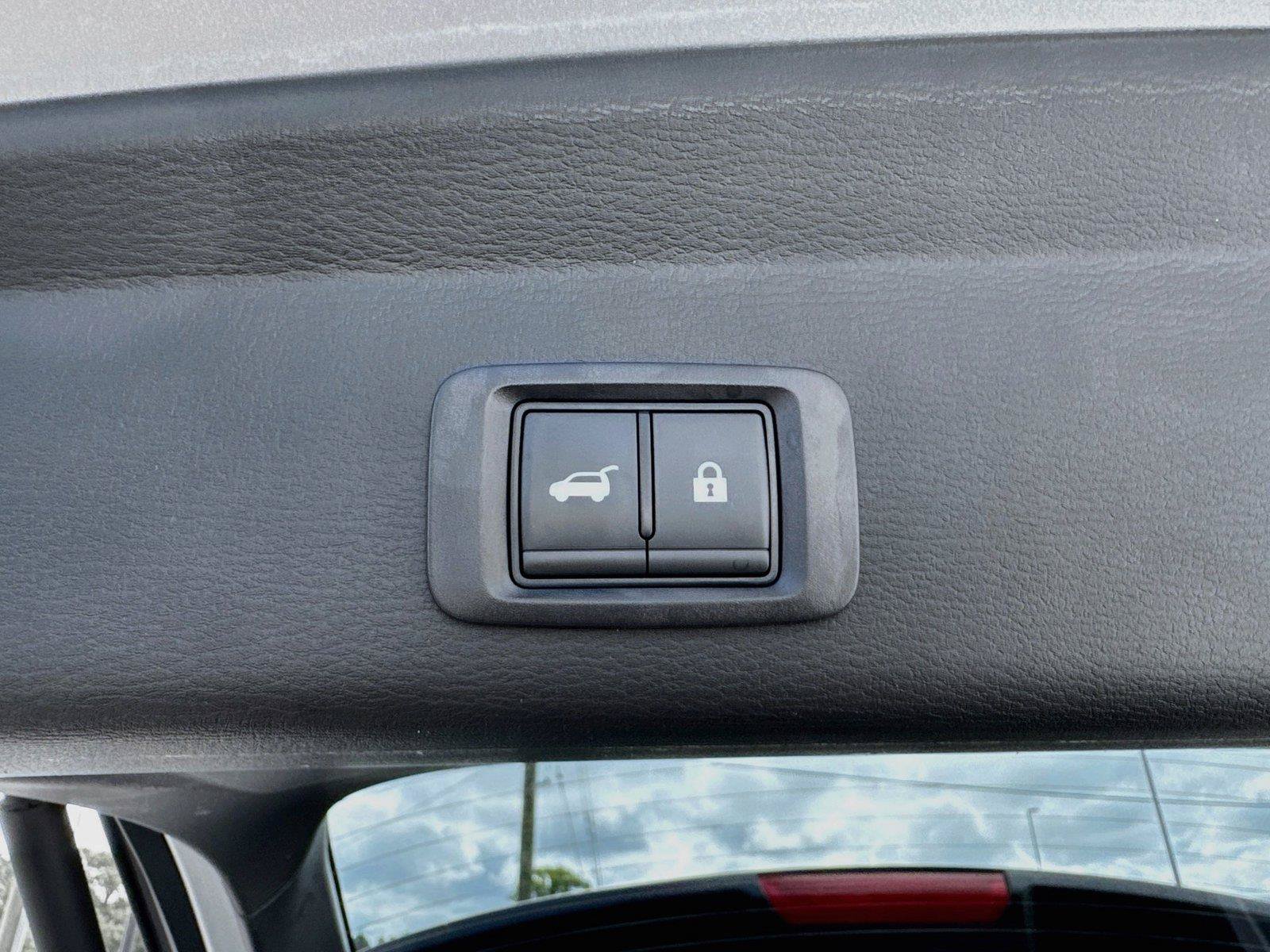 Used 2026 Mitsubishi Outlander SEL FWD image 31