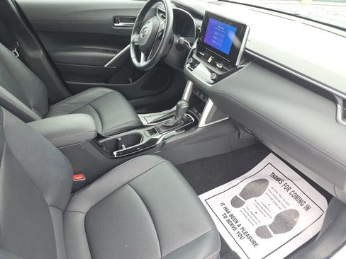 Certified 2024 Toyota Corolla Cross XLE image 18