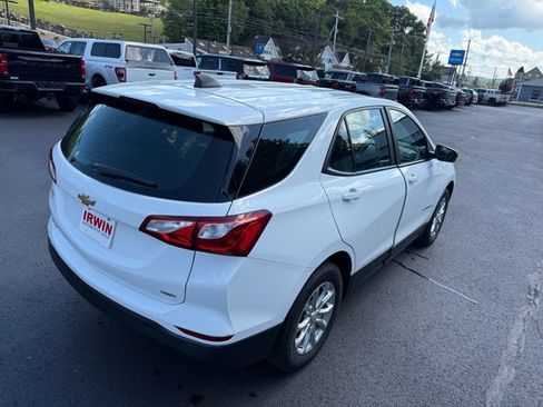 Used 2021 Chevrolet Equinox LS AWD/4WD image 17