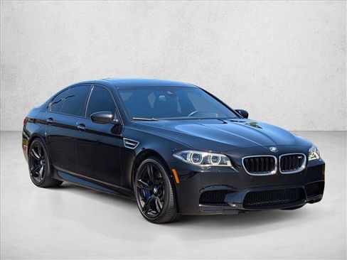 Used 2016 BMW M5 RWD image 3