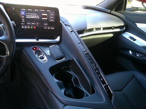 Used 2023 Chevrolet Corvette Stingray Preferred Cpe w/ Battery Protection Package image 16