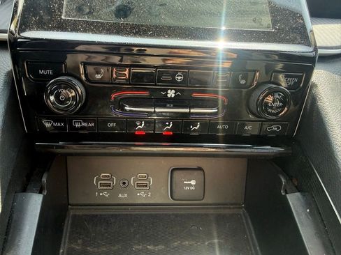 Certified 2024 Jeep Grand Cherokee L Altitude image 20