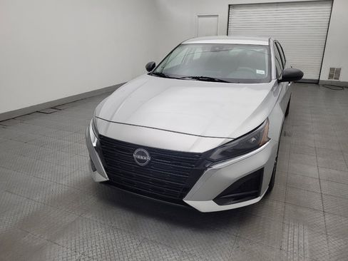 Used 2024 Nissan Altima 2.5 SV FWD image 15