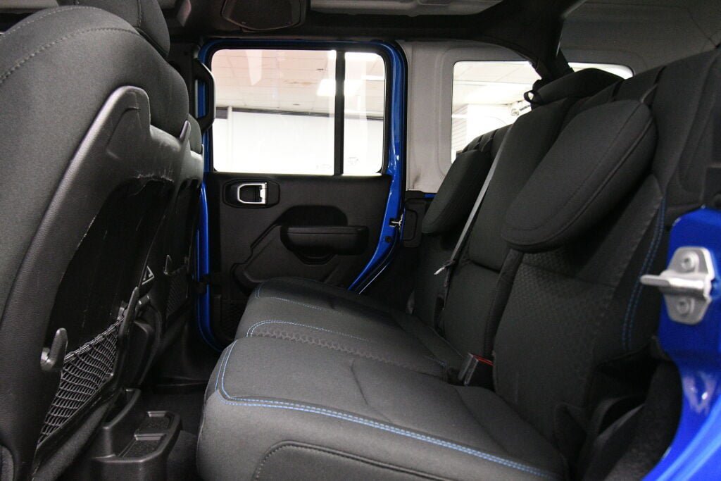 Used 2024 Jeep Wrangler Unlimited Rubicon 4xe AWD/4WD image 20