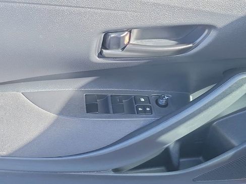 Used 2025 Toyota Corolla LE FWD image 22
