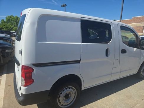 Used 2015 Nissan NV200 S w/ Cruise Control Package FWD image 12