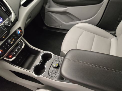 Used 2024 GMC Terrain SLT image 26