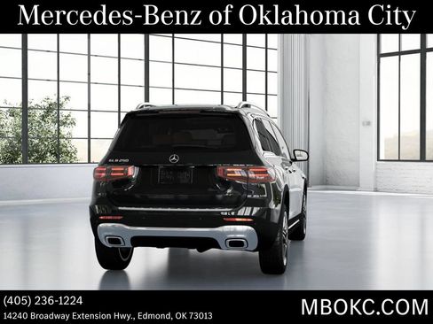 Used 2026 Mercedes-Benz GLB 250 image 25