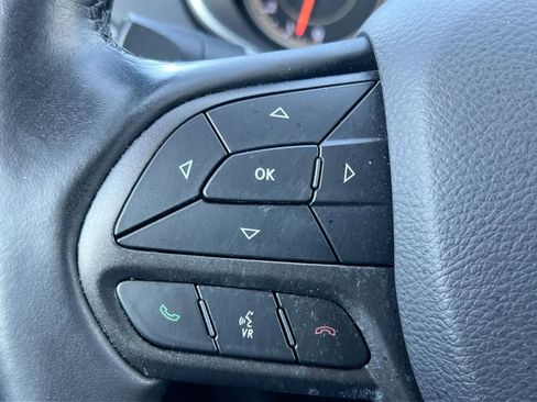 Used 2019 Jeep Cherokee Trailhawk AWD/4WD image 23