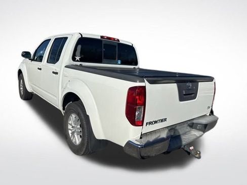 Used 2016 Nissan Frontier SV image 3