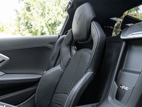 Used 2021 Chevrolet Corvette Stingray Premium Cpe w/ Z51 Performance Package RWD image 12