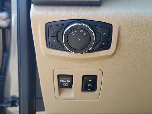 Used 2019 Ford F150 XLT w/ Equipment Group 302A Luxury AWD/4WD image 10
