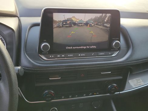 Used 2023 Nissan Rogue SV image 12