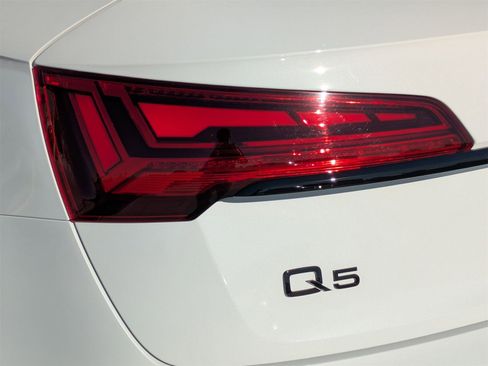 Used 2024 Audi Q5 e Premium Plus image 18