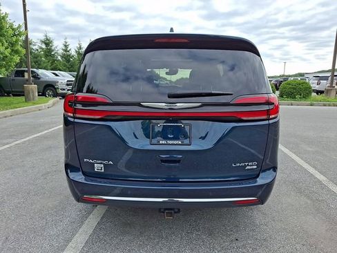 Used 2022 Chrysler Pacifica Limited AWD/4WD image 5