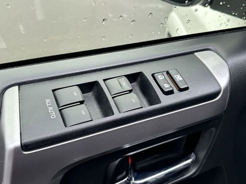 Used 2018 Toyota 4Runner SR5 Premium image 9