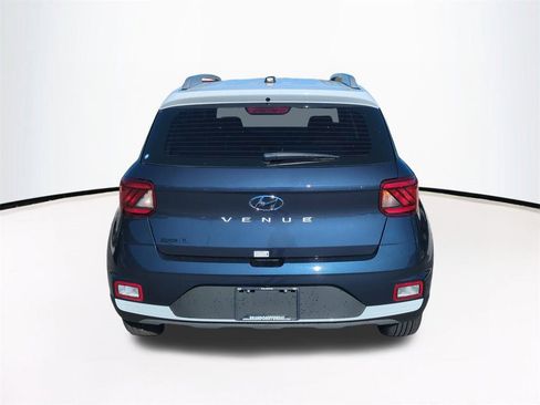 New 2025 Hyundai Venue Limited image 6